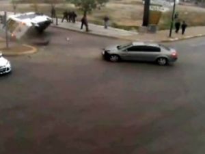 Birbirinden ilginç kazalar MOBESE’de