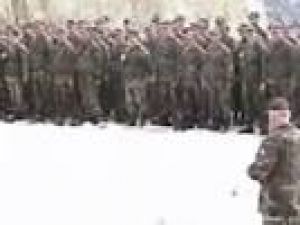 DAĞLICA TABUR KOMUTANI ASLANLARINA VEDA EDİYOR