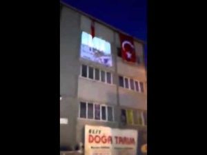 Ereğli HDP İlçe tabelası indirilip yakıldı