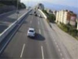 Ters yöne giren araç sürücülere ecel teri döktürdü