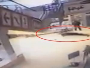 Bir yürüyen merdiven faciası daha!