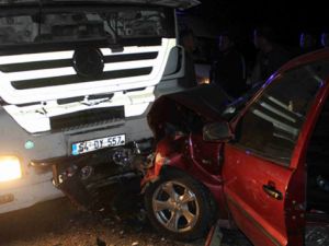 Otomobil ile TIR kafa kafaya çarpıştı: 2 ağır yaralı