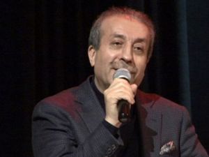 Mehdi Eker ’Ey Sevgili’ şiirini okudu