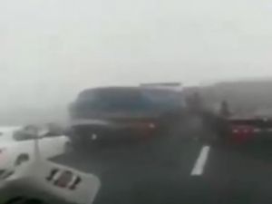 Türküsünü Yarıda Keserek Kaza Yorumlayan Kamyoncu Tık Rekoru Kırdı