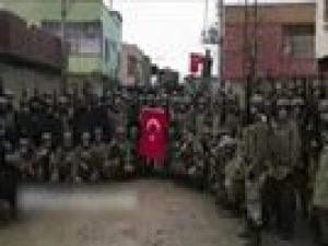 Özel Harekat komando marşıyla Silopi'yi inletti