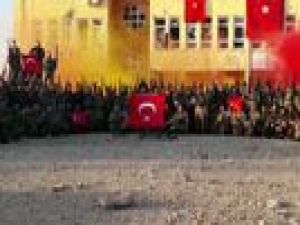 Asker, İdil'i komando marşıyla inletti