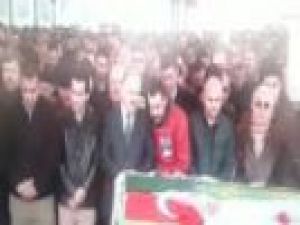 CHP'li Levent Gök cenaze namazında muhabbet etti