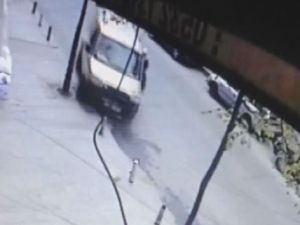 Kağıthane'deki trafik kazası kamerada