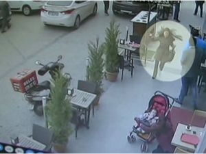 Nişanlı şiddetinden kaçarken balkona çıkan kadının vurulma anı!