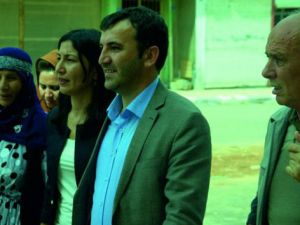 Vatandaşlar HDP’li vekillerin elini bile sıkmadı!