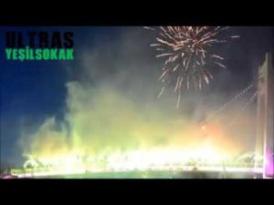 Konyaspor taraftar grubundan iftar sonrası görsel şov