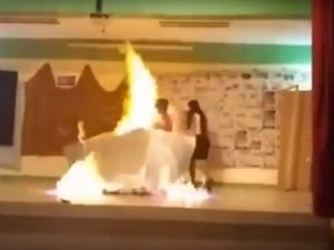 Öğrenciler bir anda alevler içinde kaldı