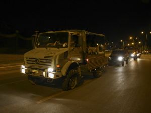 Darbeci hain komutan ile vatansever emniyet müdürünün telsiz konuşması