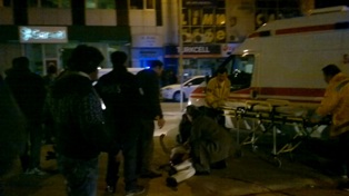 Konsomatris yol ortasında bıçaklandı