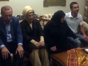 Recep Tayyip Erdoğan Şehit Evinde Kuran Okudu