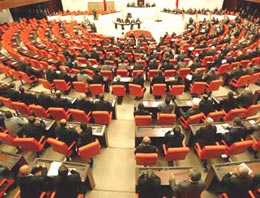 Mecliste vekiller birbirine girdi