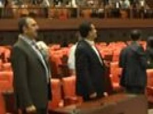 Meclis bombalanırken içeride bunlar yaşandı: Yeni görüntüler!