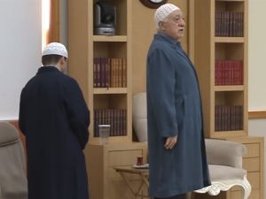 Teröristbaşı Gülen'den koltuk değiştirme numarası