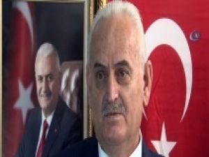 Başbakana ikizi kadar benziyor