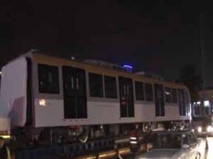 Sürücüsüz metro İstanbul'da raylara indirildi!.