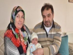 Bebeğine ‘Ömer Halis Demir’ ismini verdi