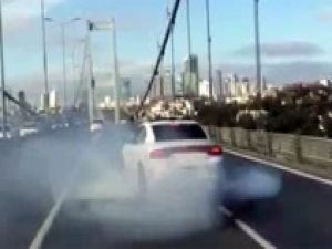 15 Temmuz Şehitler Köprüsünü kapatıp drift yaptılar