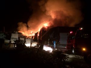 HEP BİRLİKTE TÜRKİYEYİZ BİZ...