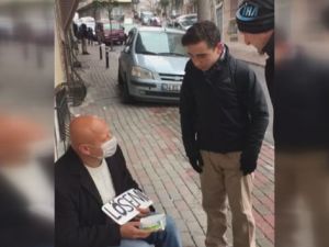Öğrencilerin duygularını sömüren dilenci kamerada