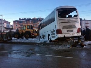 Konya'da öğrencileri taşıyan otobüs devrildi: 3 ölü, 40 yaralı