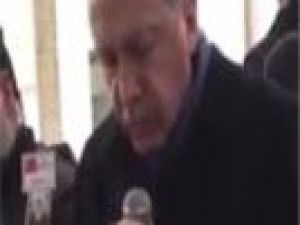 Erdoğan'dan şehit cenazesinde Kur'an tilaveti