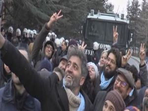 Anadolu Üniversitesi’nde gerginlik