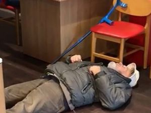 90'lık dede telefon faturasını görünce bayıldı