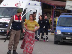 Kaçarken yakalanan halı hırsızları gazetecilere terlikle saldırdı