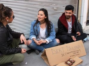 1 liraya dert dinliyorlar