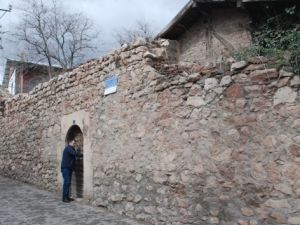 265 yıllık hanı satılığa çıkardı
