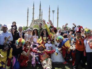 Portakal Çiçeği Karnavalı renkli görüntülere sahne oldu