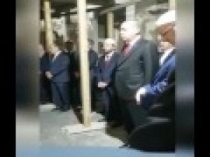 Cumhurbaşkanı Erdoğan Fatih Sultan Mehmet'in türbesinde Kur'an okudu