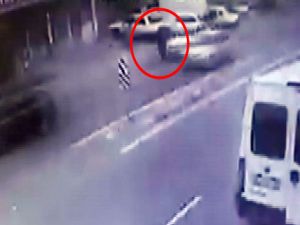Pendik'te dalgın yaya canından oldu