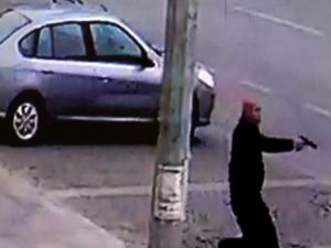 Sokak ortasında kurşun yağdırdı!