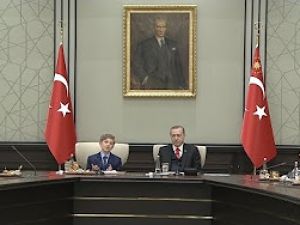 Cumhurbaşkanı Erdoğan, koltuğu devretti
