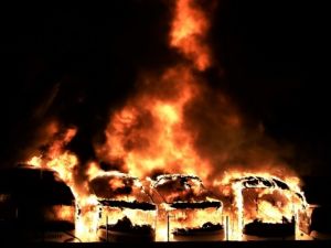 Yolcu otobüsleri alev alev yandı!