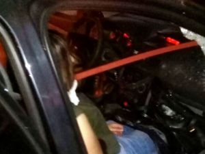 Boğazına 6 metrelik inşaat demiri saplandı