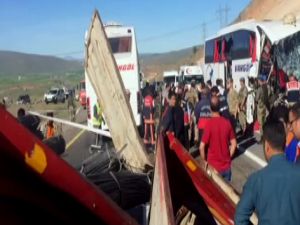 Elazığ'da otobüs kazası: 2 ölü, 30 yaralı