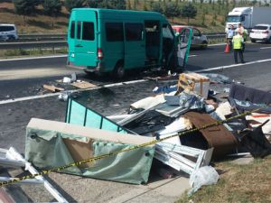 İstanbul TEM Otoyolu'nda feci kaza: 2 ölü, 1 yaralı