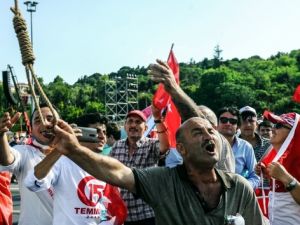 Binlerce vatandaş 15 Temmuz Şehitler Köprüsü'nde