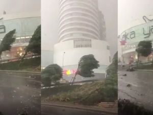 AVM'nin dış cephesi fırtınaya dayanamadı...