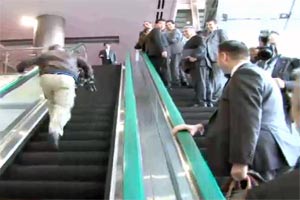 Başbakanı güldüren kameraman!