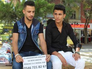 Kiralık ev bulamayan öğrenciden ilginç yöntem