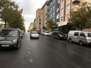 Kadına Yumruk Atan Saldırganı Polis Her Yerde Arıyor