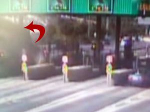 Bahçeşehir'deki otobüs kazası kamerada